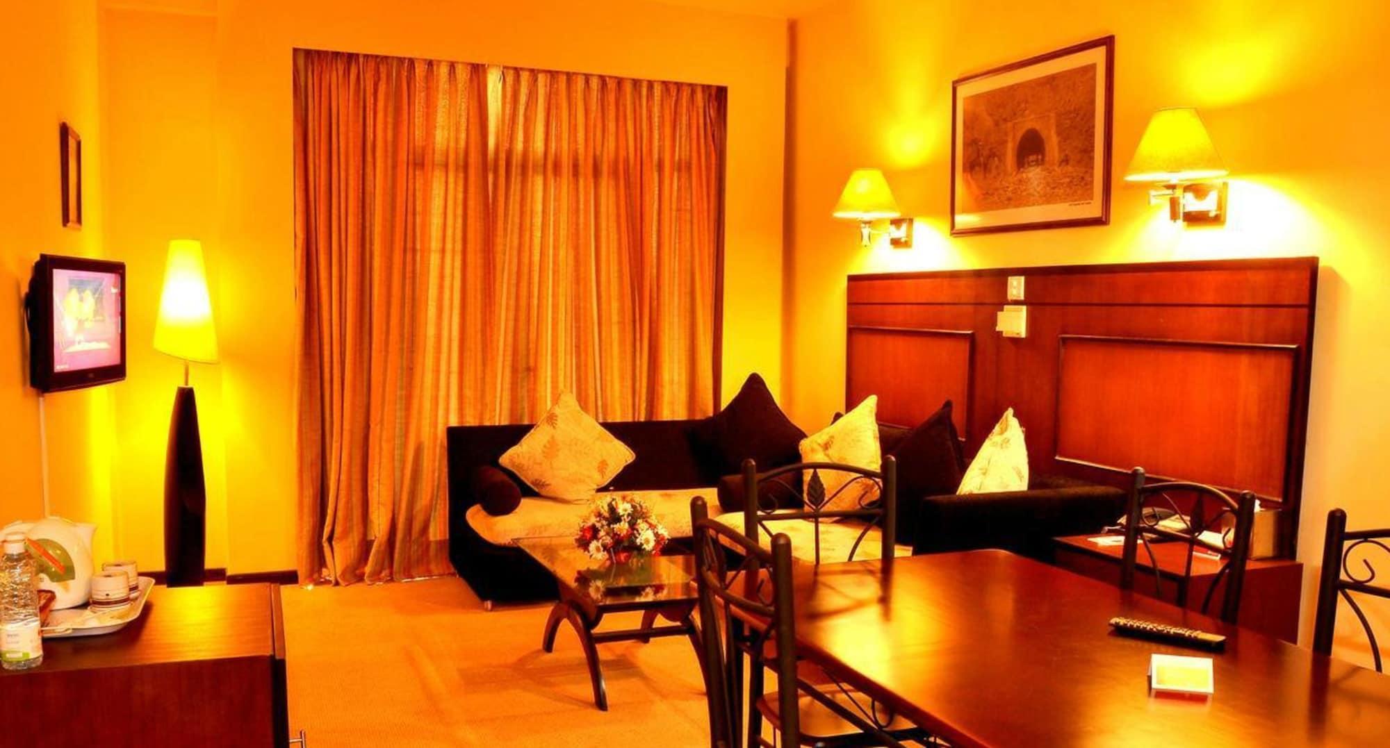 Ramada Hotel 4*