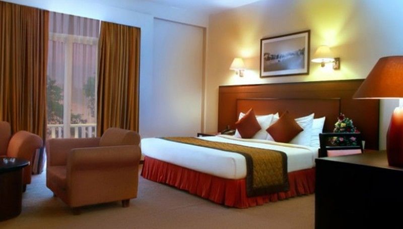 Ramada 4*